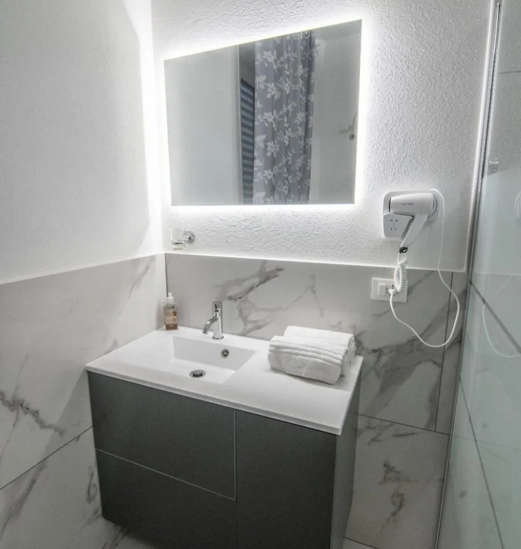 Rozzano Affittacamere Humanitas Forum Assago Guest house